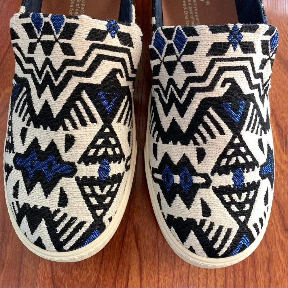NWOT TOMS Sunset Stellar Blue Metallic Jacquard Embroidered Shoes - Sz  6 - Picture 4 of 10